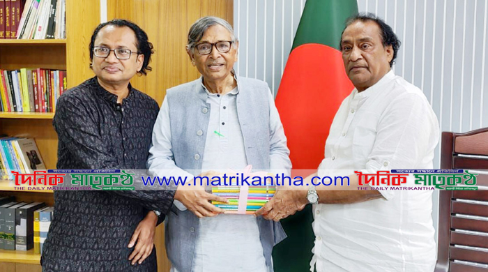 সংস্কৃতি প্রতিমন্ত্রীর সাথে বিশ্ব সাহিত্য কেন্দ্রের প্রতিষ্ঠাতার সৌজন্য সাক্ষাৎ